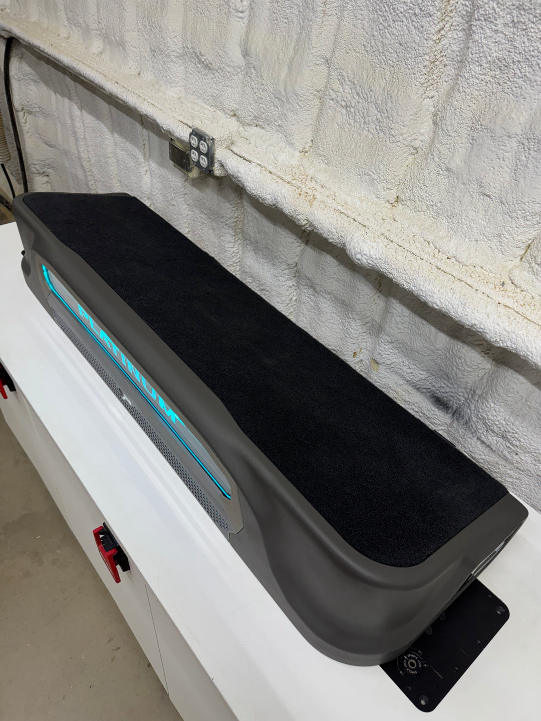Signature >>> Subwoofer Enclosure Loaded with 2 Wāvtech Thin Pro 12's