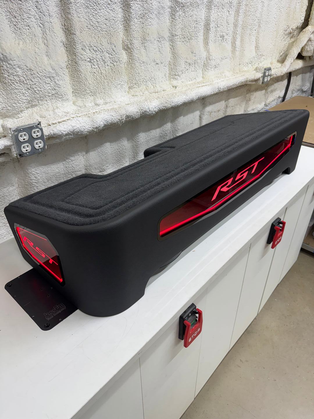 Stage 2 Essential Sealed Subwoofer Enclosure Loaded With 2 Wāvtech Thin Pro 12's